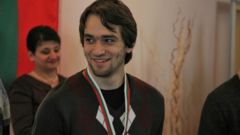 Запознайте се с медалиста по информатика Момчил Пейчев