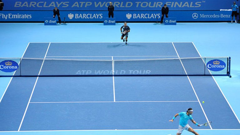 2013, ATP World Tour Finals, полуфинал. Надал взима мача след 7:5, 6:3. Разочароващият сезон за Федерер завършва с още едно поражение от испанеца. Рафа взима първия си мач срещу Федекс на закрито. Общ резултат 22:10. Очаквайте продължение...
