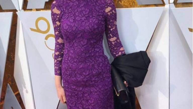 Обзорът, по чиято фасада няма глаголически букви и псалми