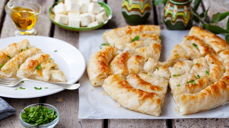 Извършва се и обичаят "хамкане"