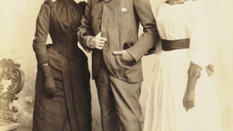 Композиторът Йохан Щраус със своята съпруга Адел и дъщеря си Алис. Виена, 19 век