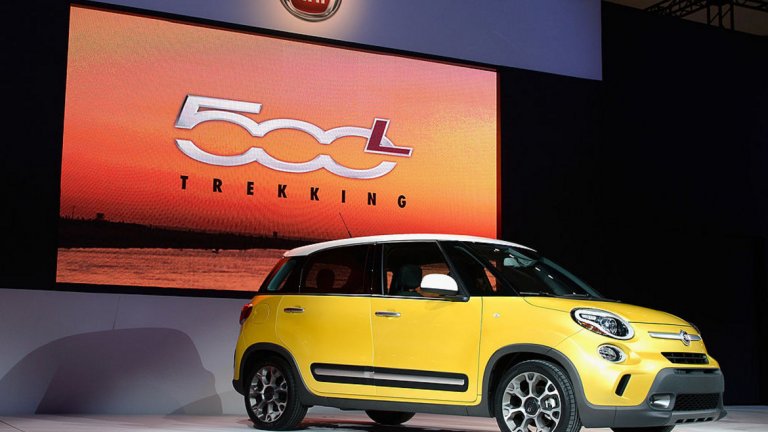 Fiat 500L 
Тази модификация на Fiat 500 носи най-добрите класически черти на предшествениците си като ретро предната част и компактните габарити. 
Лошото е, че тези типично италиански решения изглеждат така, сякаш са комбинирани с някаква друга марка кола. В чертите на Fiat 500L има нещо, което напомня на MINI Countryman и в крайна сметка автомобилът изглежда като зле скалъпена имитация.