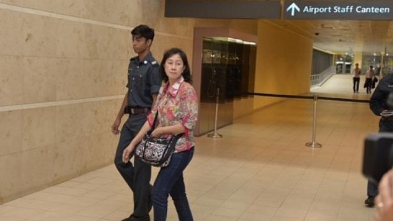 Една от жените на летището е признала пред AFP, че на борда има 6 нейни роднини