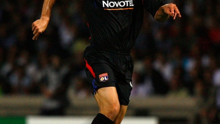 Лион - Реал Мадрид 2:0, 2006 г.
Година по-рано Реал загуби с 0:3 на този стадион в групите и искаше мъст. Но вместо това гостите изпуснаха няколко положения и... дежа вю.
Деветката Фред (същият, когото Бразилия сега осмива, на снимката) прехвърли изящно Икер Касияс за 1:0, а още в 31-вата минута Тиаго добави втори гол.
Реал натискаше, но така и не успя да върне поне едно попадение.