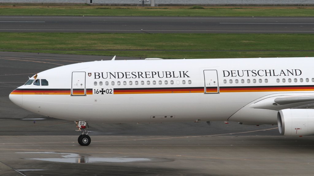 German_Air_Force_A340-300(16+02)_(6272414834)