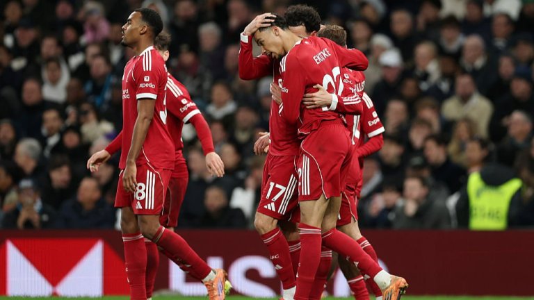 Исак вкара и се контузи, но Ливърпул победи Тотнъм