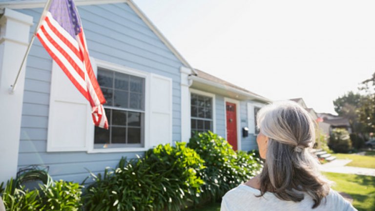 Това е по-малко от заявените от президента 50 000 бежанци