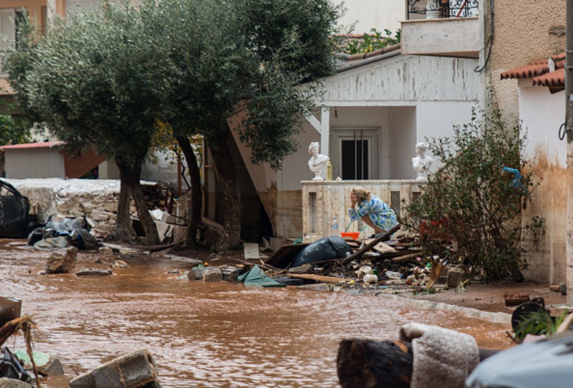 След потопа в Гърция спасителните акции продължават