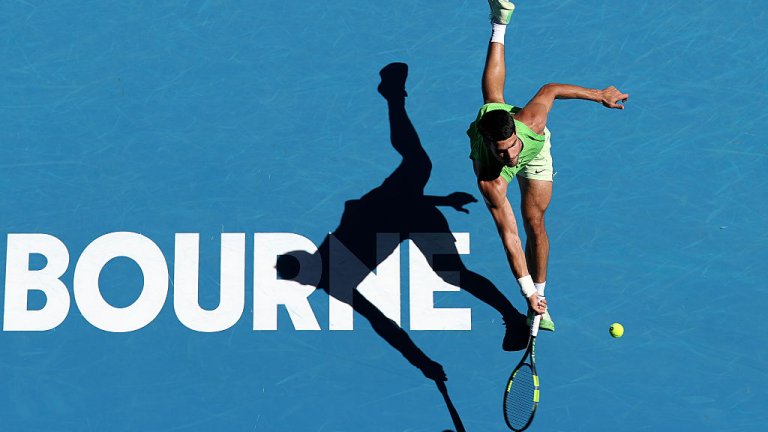 Германец измъчи Алкарас, който продължава пътя си към титлата в Австралия