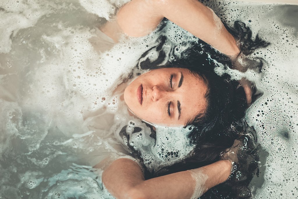 attractive-bath-bathtub-2306210