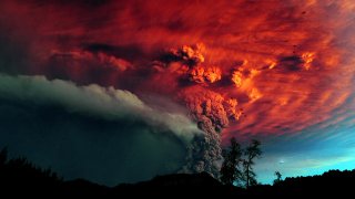 gty_volcano_kb_120606_wmain