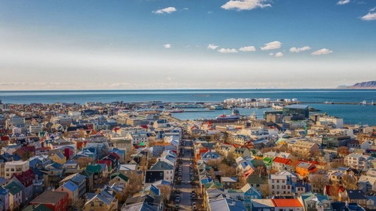 Рейкявик се бори да стане място с "чиста енергия", благодарение на геотермалните си енергийни източници. Сега столицата на Исландия се опитва да стане първият град без въглеродни емисии.