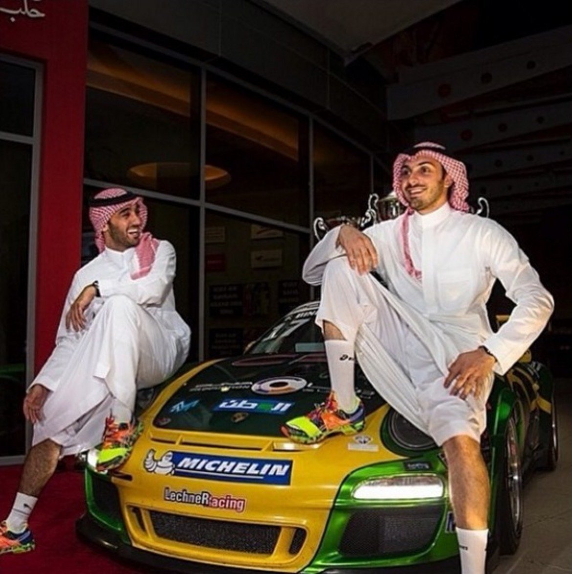 Саудитските младежи много си падат по бързите коли