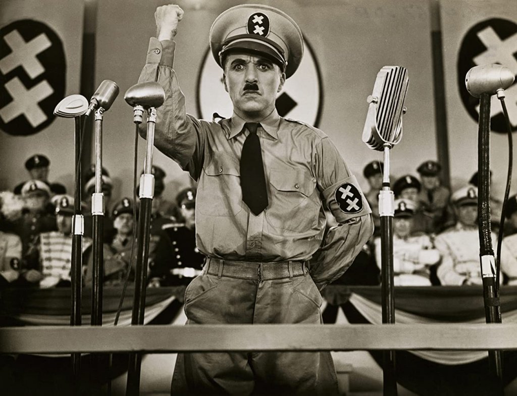По времето на Втората световна война широката публика започва да открива доста сходства между Чарли Чаплин и Хитлер - те са родени само с 4 дни разлика, a и двамата са се издигнали от бедност до световна известност. Имат и едни и същи мустаци.
Именно тази физическа прилика вдъхновява Чаплин за следващия му филм - "Великият диктатор".