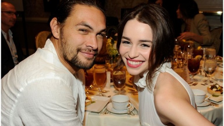 Емилия и екранният й партньор Джейсън Момоа