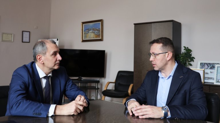 Министър Околийски върна Благомир Здравков начело на детската болница