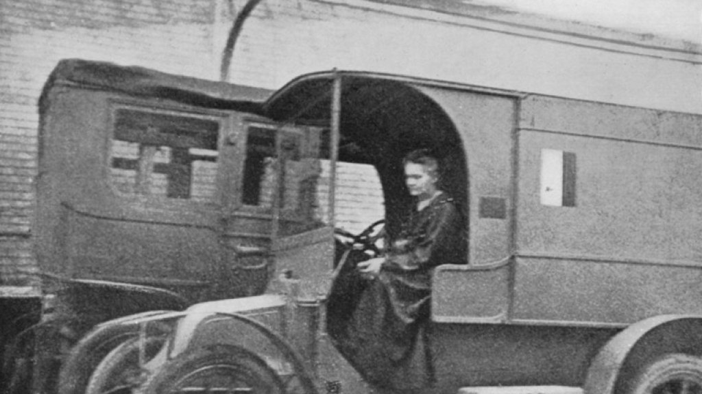 Marie_Curie_-_Mobile_X-Ray-Unit