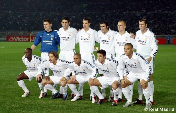 И вероятно най-талантливият тим, събиран в клубния футбол. С Фиго, Зидан, Роналдо, Роберто Карлуш, Раул, Касияс... Първият, заслужил да го наричат Галактикос.
