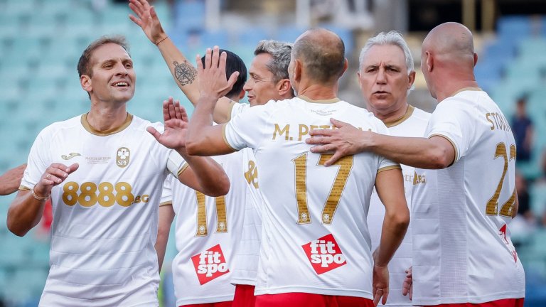 Шоу с шест гола, куп футболни легенди и сълзи от Стенли в "Мача на надеждата"