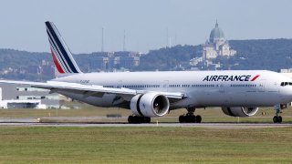 AirFrance-Boeing777-300ER-YUL-690x360-2009