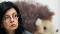 Меглена Кунева: "Всякакви коментари от политически ангажирани хора, които слагат етикета „убийство" или „непрофесионализъм", са много рязко против българските институции"