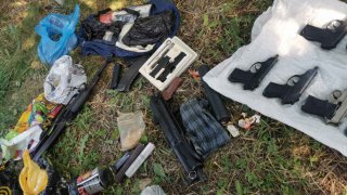 Двама мъже са задържани