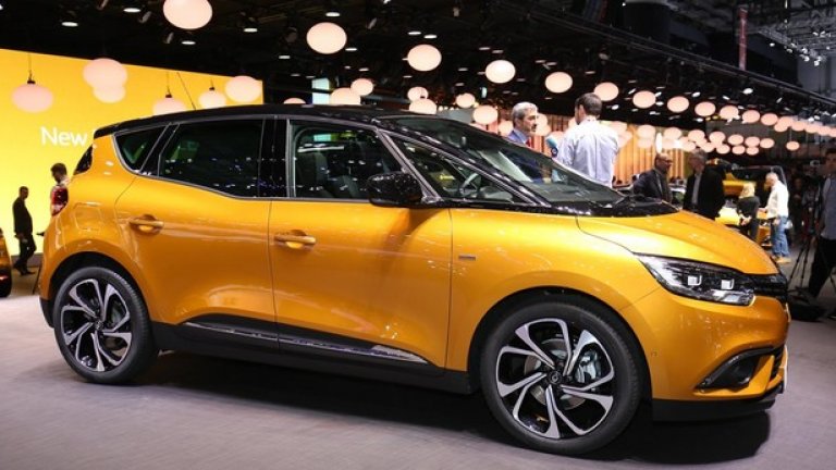 Французите се връщат на първа редица
Новият Renault Scenic е страхотен, а главният дизайнер на марката Лорънс ван дер Акер явно е успял да намери начин да съживи този сегмент, който се сви драстично в последните 20 години. Просто практичността на MPV се съчетава с щипка SUV гени.