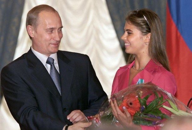 Слуховете за Алина и Владимир Владимирович се засилват още повече след всяко ново опровержение. 