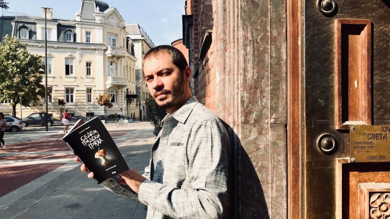 Авторът на "Седем градски гряха" за това да пишеш комикси, любовта към хоръра, работата с Петър Станимиров и греха в живота на всички ни.