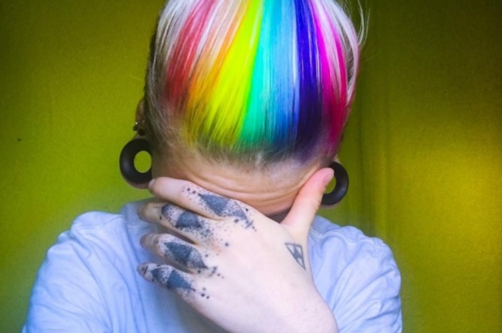 Новата (rainbow) мода в грима и прическите