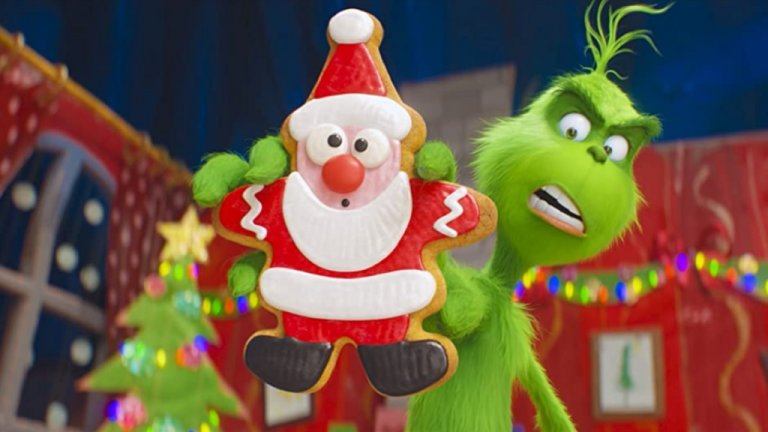 "Гринч"

Това е трета адаптация по добре познатата история "Как Гринч открадна Коледа!" на американския писател Тиодор Сюс Гайзъл, познат като Доктор Сюс.

В този смисъл историята не е изненадваща, още повече, че е филмирана два пъти преди това. Версията от 2018 г. The Grinch е на Universal Pictures и Illumination. Разказва се за това как Гринч и кучето му Макс планират да съсипят коледното тържество в Ховил, като откраднат всички декорации и подаръци в града. А докато малките се забавляват с анимацията, родителите може да си пуснат едноименната алтернатива от 2000 г. с Джим Кери.