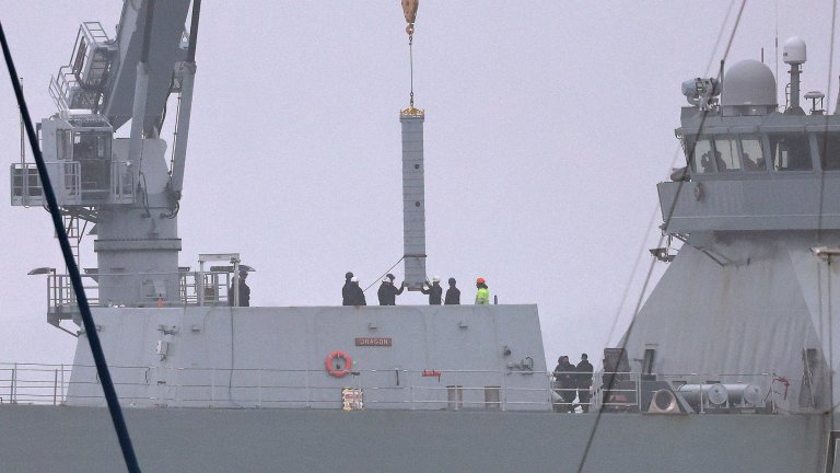 Украйна е поразила три руски военни кораба в Севастопол