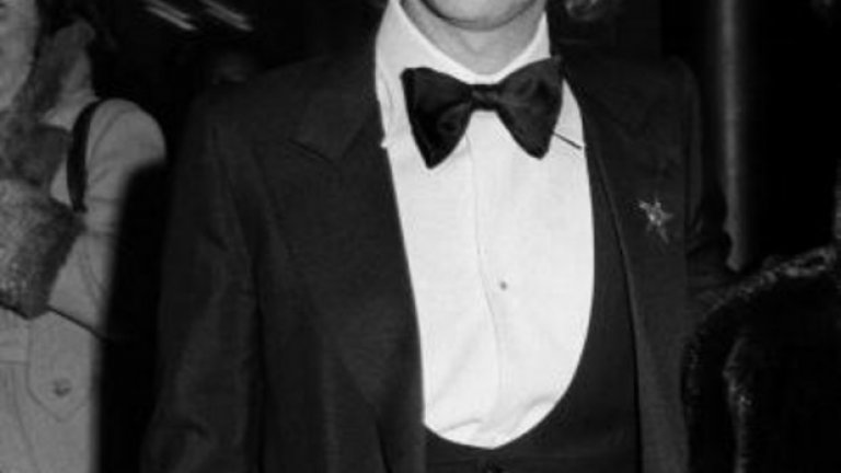 Джон Ленън
След петгодишна пауза, Джон Ленън се връща към музиката с албума "Double Fantasy" през 1980 г. Това се случва само 3 седмици преди да бъде застрелян. Ленън записва много песни по време на сесиите за "Double Fantasy", които не влизат в него. Една от тях е "Borrowed Time". В нея се пее "Living on borrowed time without a thought for tomorrow."