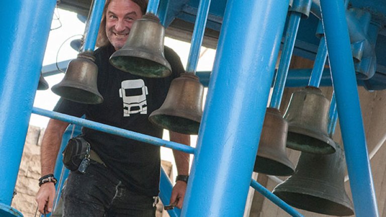 През очите на необременените