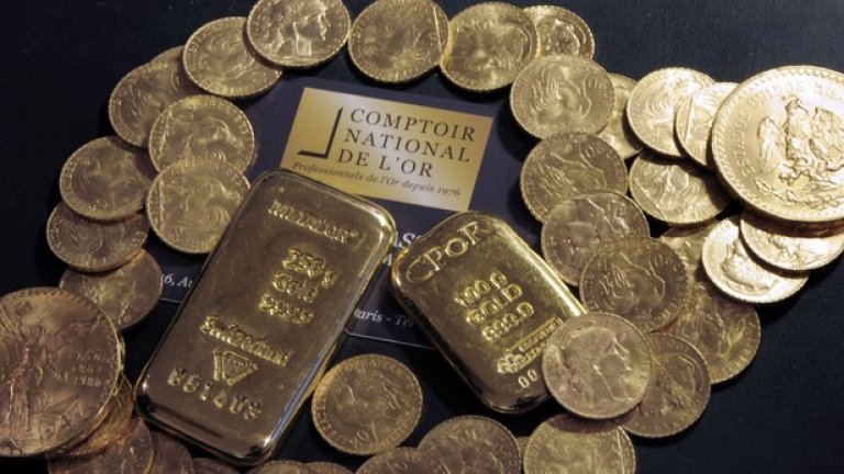 100 килограма злато, скрити навсякъде: в метални кутии, сложени под мебелите, зад дървата за камината, между кърпите в чекмеджетата и дори при колекцията от бутилки с уиски.