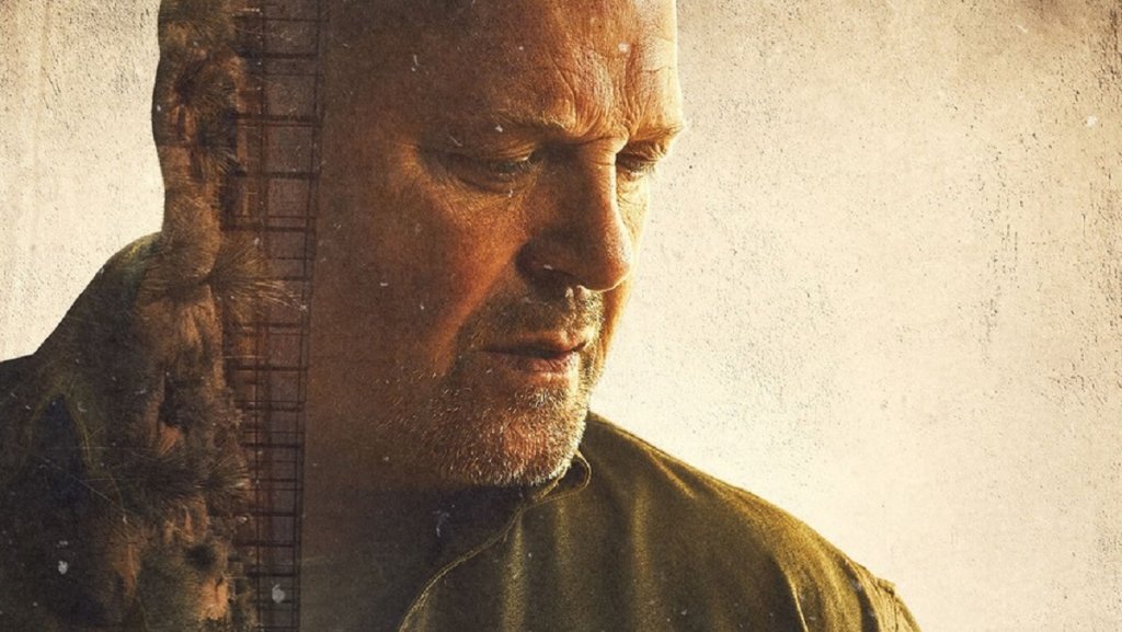 Coyote (CBS) - 6 януари
След 32 години работа като агент на граничната полиция на САЩ, Бен Клеменс ( се пенсионира с почести, само за да се окаже в един момент принуден да работи за същите тези хора, които доскоро е преследвал. От другата страна на границата той не може да си позволи вече своите черно-бели възгледи за нещата, а осъзнава, че много хора имат нужда от помощ, а много други хора искат да ги експлоатират за това. 
Засега CBS са предвидили 6 епизода за този нов сериал. В главната роля ще влезе Майкъл Чиклис, когото познаваме вече от сериали като "Щитът" и Breaking Bad, така че ще е интересно да се види как неговият изначално брутален образ се сблъсква с история, която ще изисква да демонстрира макар и сурова грижовност.