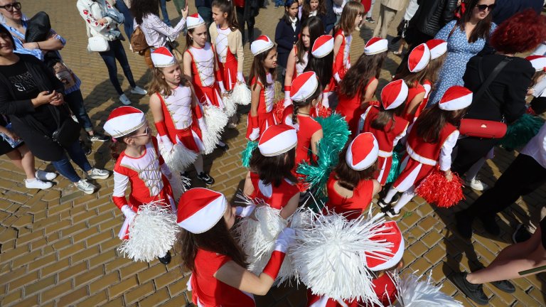 Празничното шествие за 24 май в София (снимки)