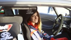 Запознайте се с Виктория Гъркова - 20-годишният пилот от Пловдив в отбора на Hyundai Racing Trophy