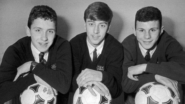 Представяме ви Райън Джоузеф Уилсън (вдясно), част от отбора на Солфърд до 15 г., под шапката на Академията на Манчестър Сити.