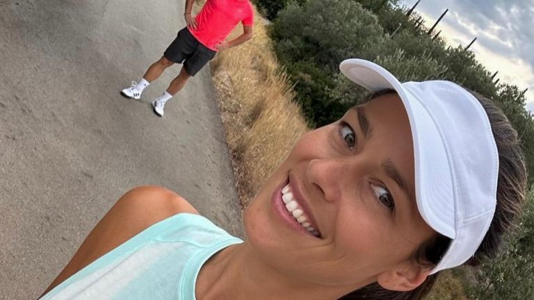 Хубавата Ана Иванович след тениса - майка на 3-ма синове, скъсан "доживотен" договор с Adidas и милиони усмивки
