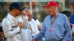 Люис Хамилтън обясни, че на победата на Ferrari се отдава твърде голямо значение