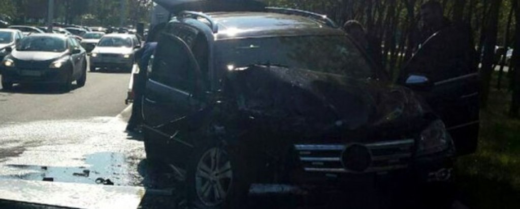 tomislav-nikolic-mercedes-dzip-2