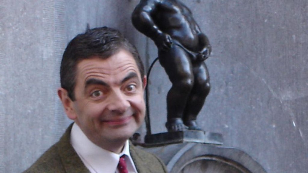 Rowan_Atkinson_and_Manneken_Pis