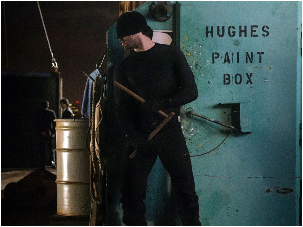 Daredevil 
Каквото и да ви казват за супергероите, не ги слушайте, а съставете собствено мнение за тях. „Daredevil“ е един от сериалите, с които може да го направите най-добре. Продукция на Netflix, в която платформата рязко нахлува в света на Marvel