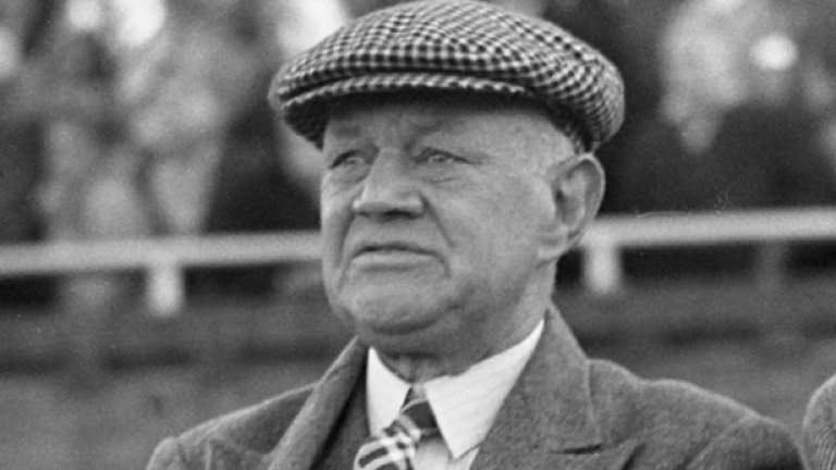 Джак Рейнолдс
Рейнолдс води на три пъти Аякс, общо 14 години и превръща холандския клуб в една то футболните сили на Европа. Той поставя началото на програмата за развитие на млади таланти и налага т.нар „тотален футбол”, който по-късно е доразвит и използван от Ринус Михелс. С Аякс Рейнолдс печели осем титли на Холандия.