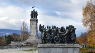 Говорителката на руското външно министерство изразява дълбокото си възмущение от подигравките с паметта на съветските войници
