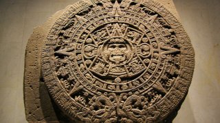 1024px-Sun_stone_detail