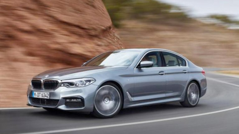BMW 5-Series 
Немският седан получи 226 точки като оценка от журито. Колата ускорява от 0 до 100 км/ч за 5,7 секунди и идва с мощност от 265 конски сили. Този януари беше рекордно успешен за BMW с продажбата на над 168 хил. автомобила от марките BMW, Mini и Rolls-Royce и това основно се дължи на 5-тата серия на компанията – доставките й до крайни клиенти скочиха с 40%.