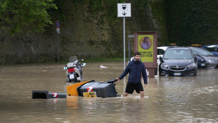 Над 20 реки в Италия са излезли от коритата си