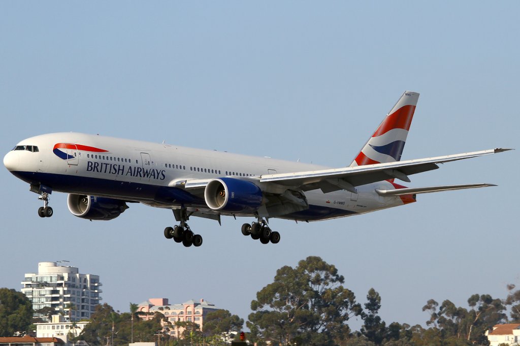 British_Airways_Boeing_777-200ER_G-YMMS_SAN_2011-7-28